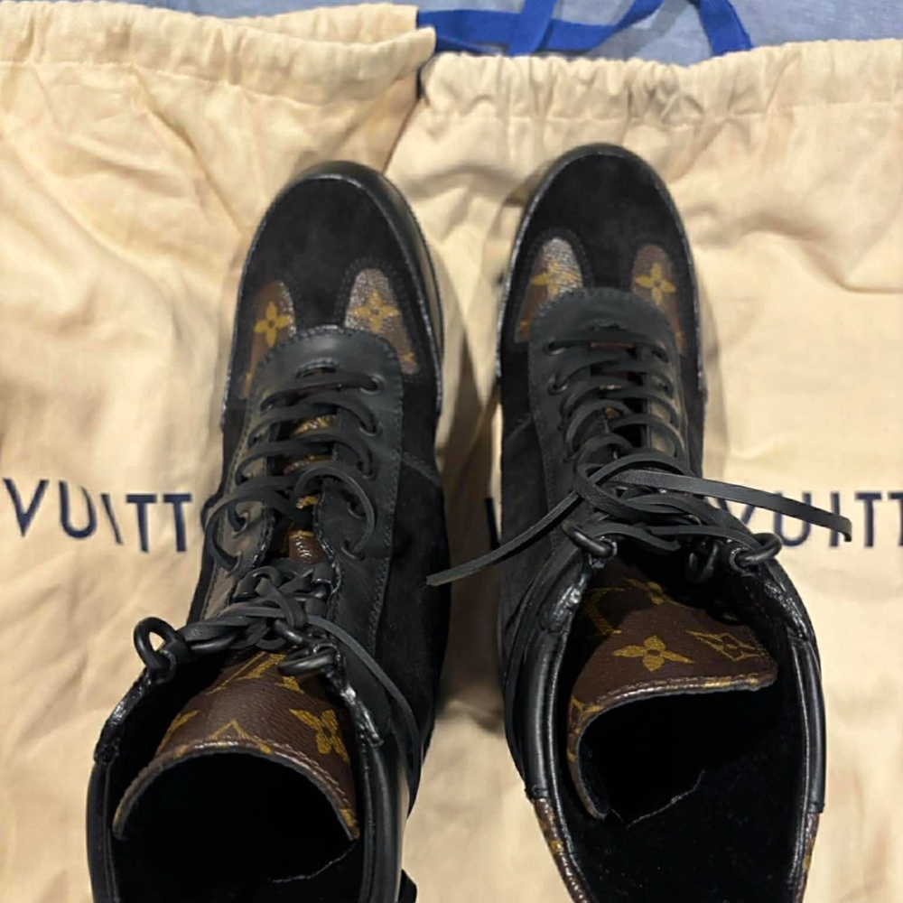 Authentic louis vuitton laced up boots - Picture 2 of 4